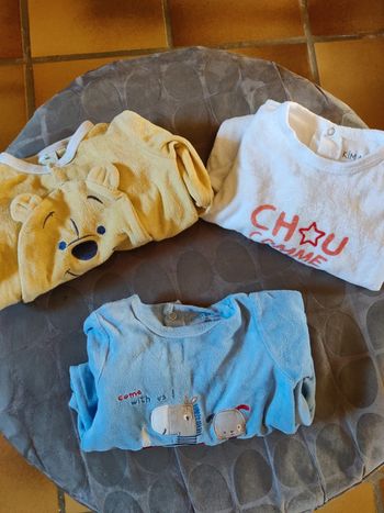 Lot de pygama taille 6 mois