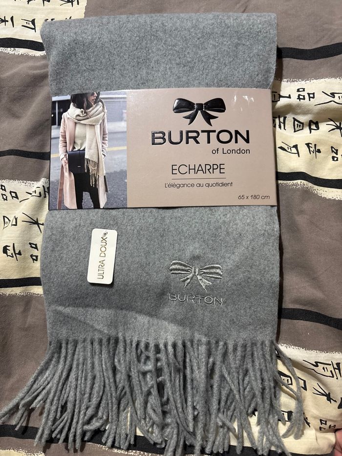 Echarpe burton neuve