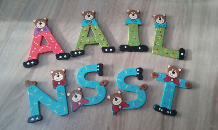 8 lettres adhésives en bois thème ourson