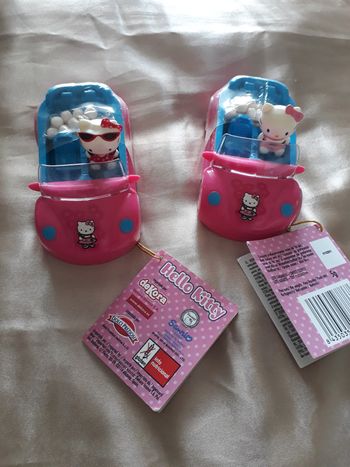 Lot de 2 voitures Hello Kitty