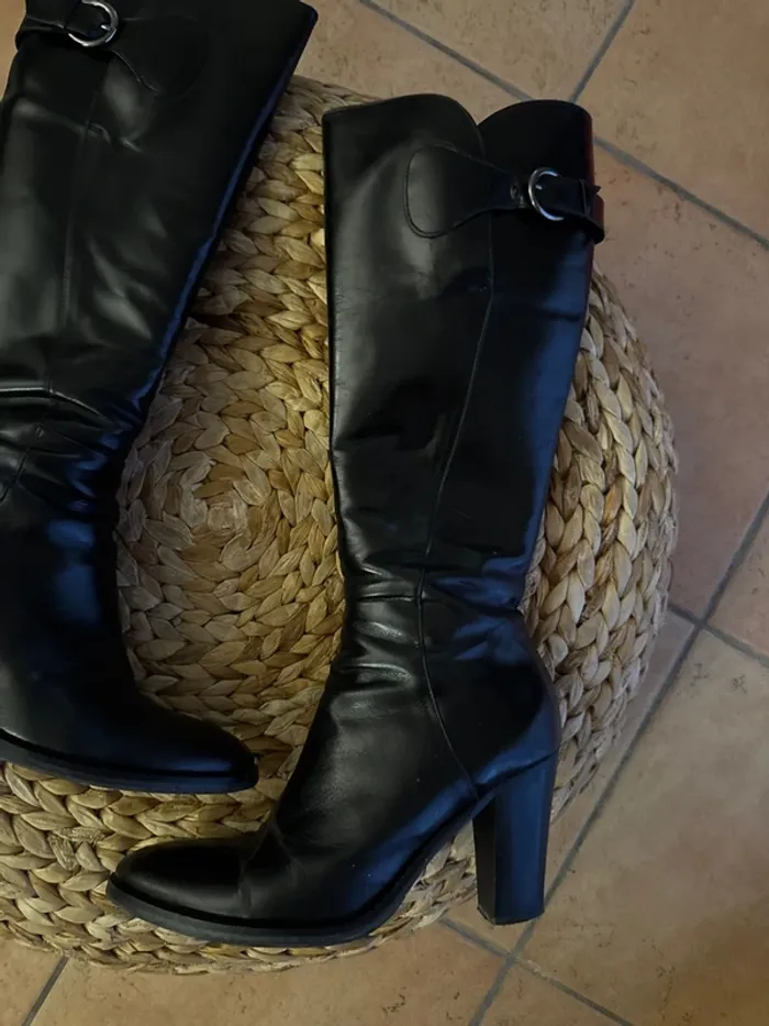 Bottes à talons en cuir - photo numéro 2