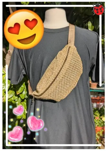 🌞 Le sac banane tressé parfait pour l’été !
