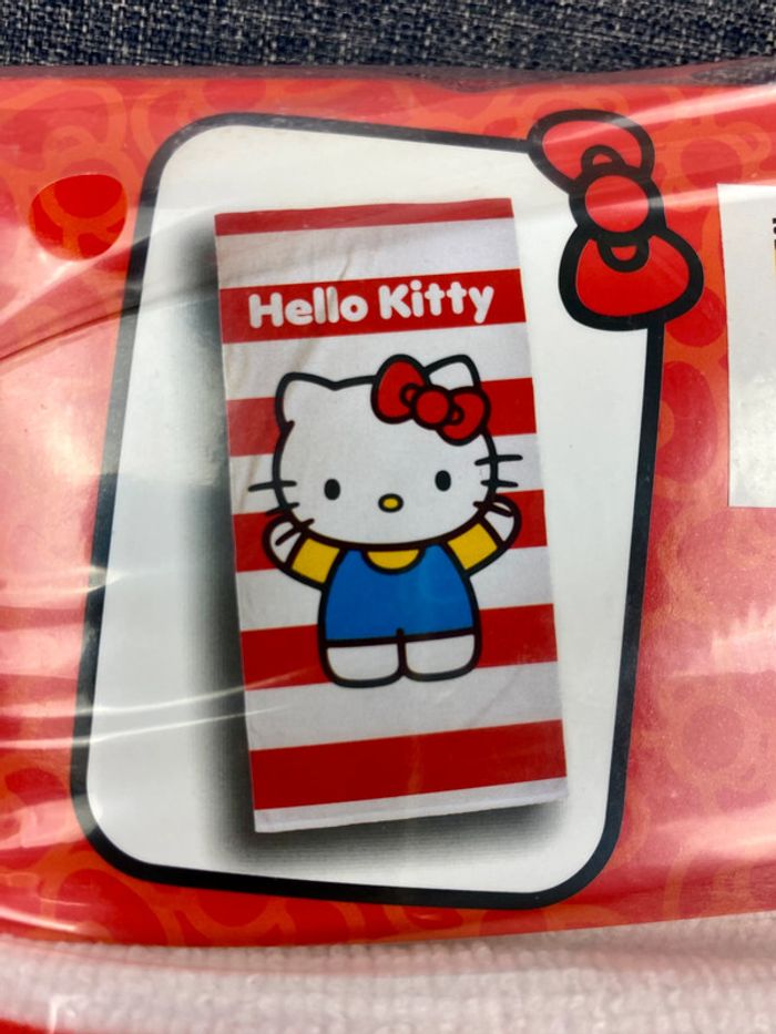 Hello Kitty Serviette de plage douce en microfibre NЕUF (prix normal: 19eur) - photo numéro 2