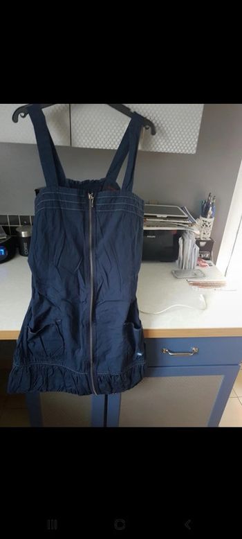 Robe chasuble bleue.