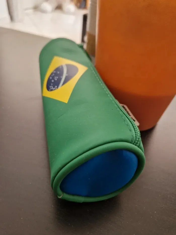 Trousse vert avec le drapeau du bresil - photo numéro 3
