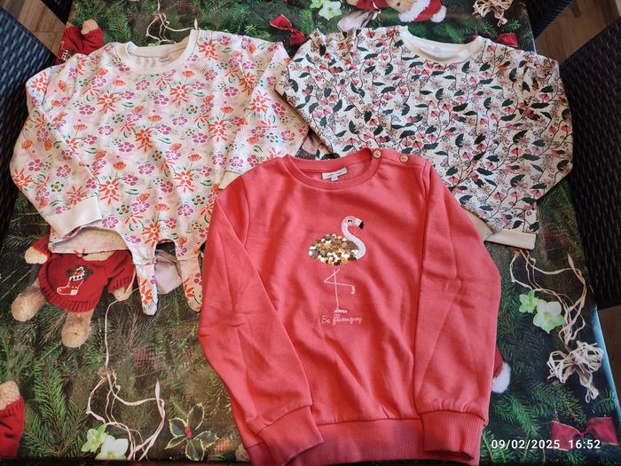 Vêtements fille lot 3 pulls  122/128