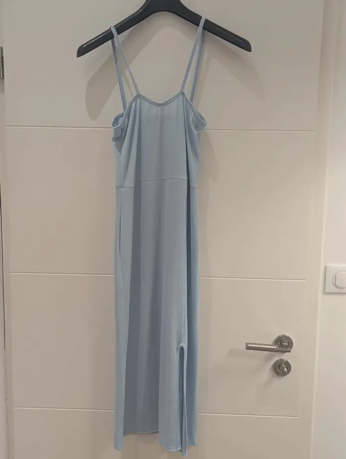 Robe moulante bleu ciel - photo numéro 3