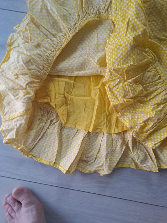 Belle robe ete  jaune 6ans - photo numéro 2