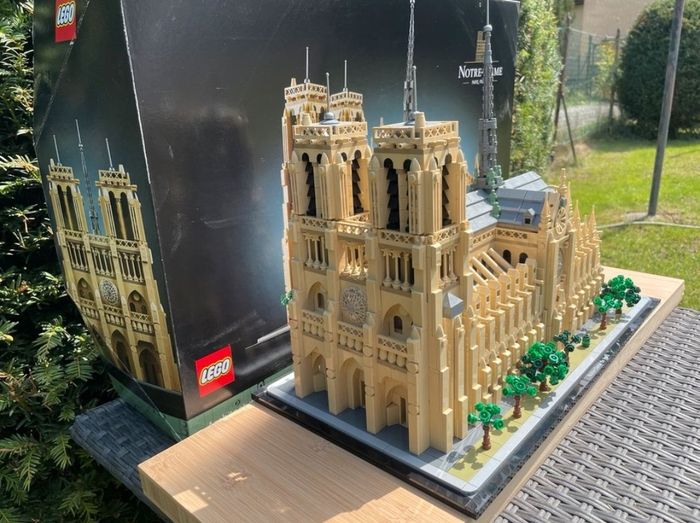 LEGO Architecture Notre-Dame - photo numéro 4