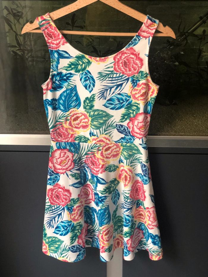 Robe blanche fleurie