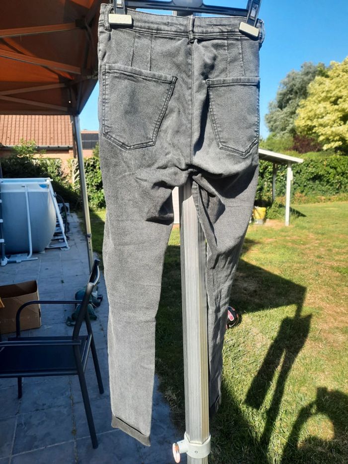 Jeans à trous - photo numéro 2