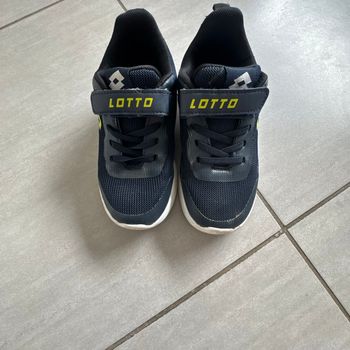 Tennis Lotto pointure 30