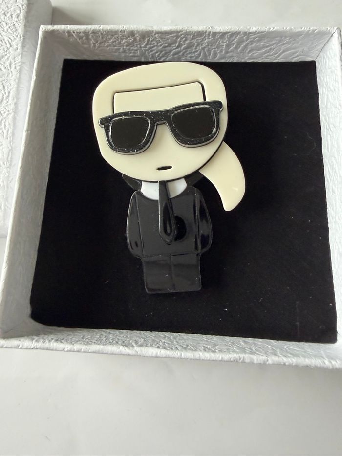 Broche Karl lagerfeld - photo numéro 3