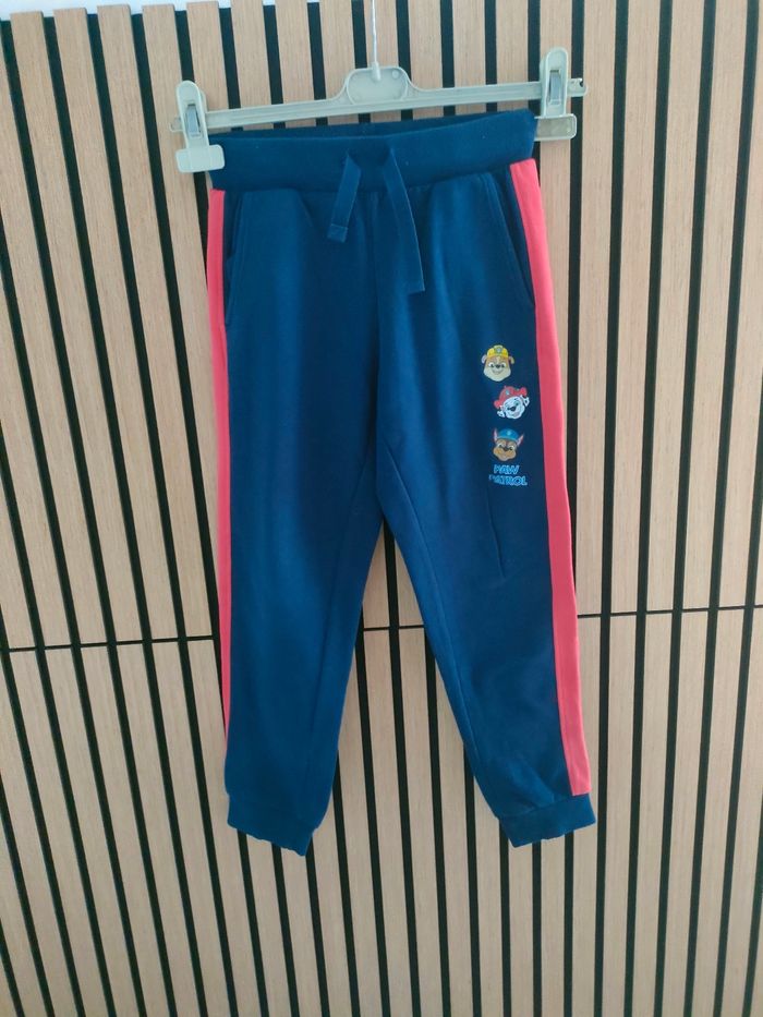 Lot de short et pantalon taille 8ans - photo numéro 3