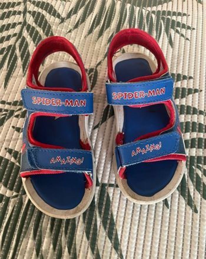 Nu-pieds Spiderman - photo numéro 1