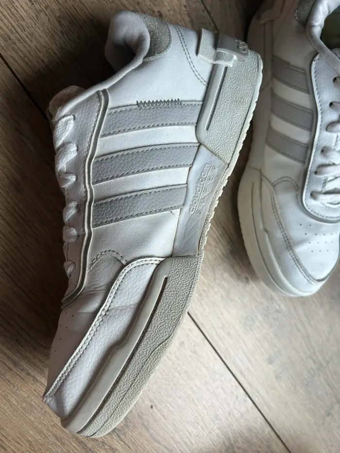 Baskets blanches Adidas femme 39 1/2 - photo numéro 3