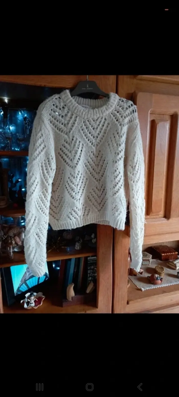 Pull court ajouré