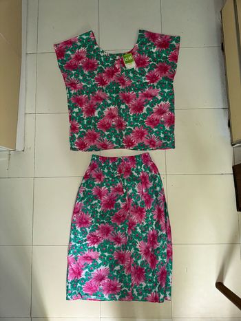 Ensemble femme T38/40 Jupe et 42/44 haut