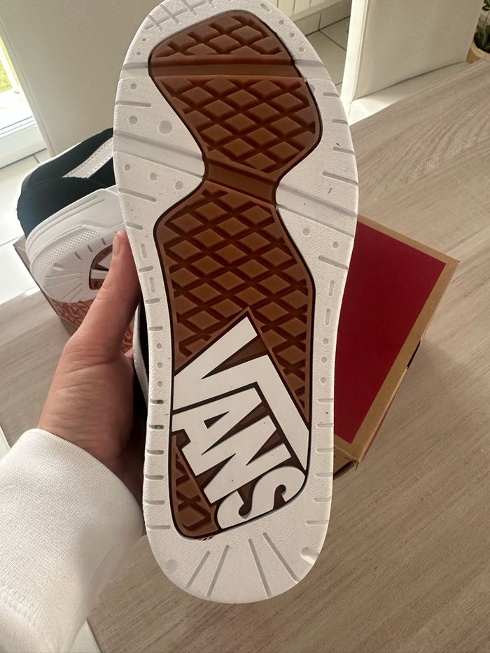 Vans Hylane taille 36,5 noire - photo numéro 4