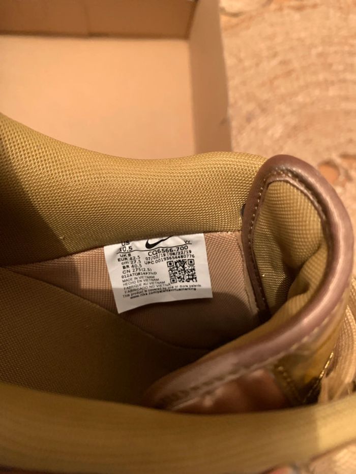 Magnifique baskets Nike Air Force 1 Gold Metallic  | Sneakers collector en 42,5 - photo numéro 14