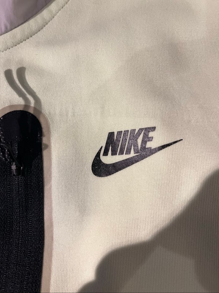 Haut Nike tech gilet - photo numéro 3