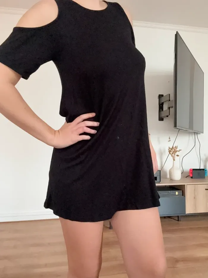 Robe noire - photo numéro 2