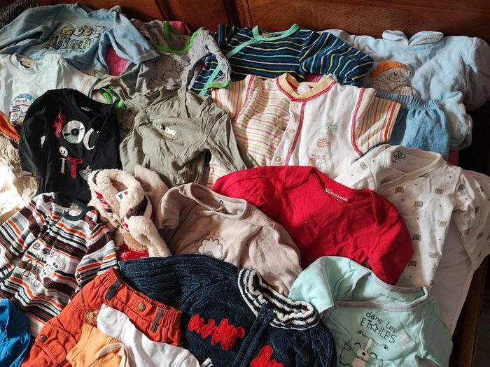 Lot cinquantaine de vêtements 6 mois 1ère partie - photo numéro 4