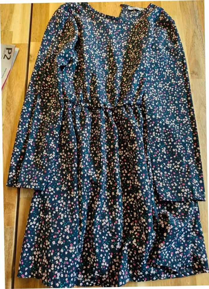 Robe manches longues 8ans. - photo numéro 2