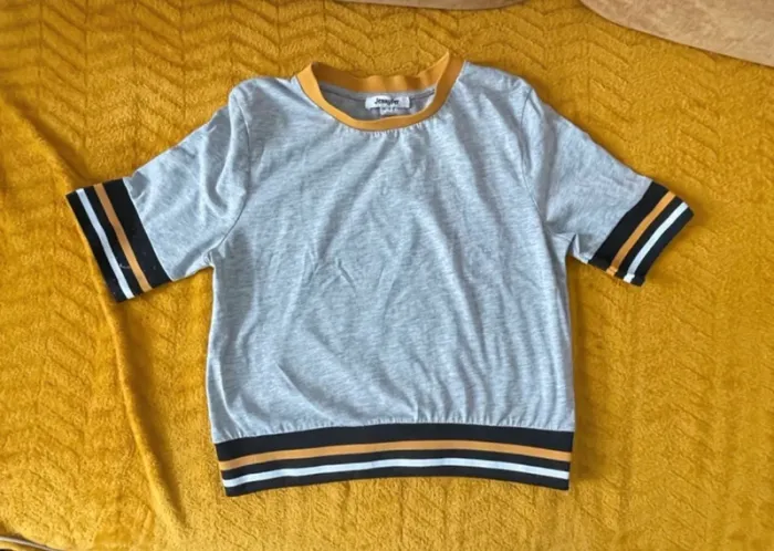 2 t-shirts court gris et jaune Jennyfer S - photo numéro 6
