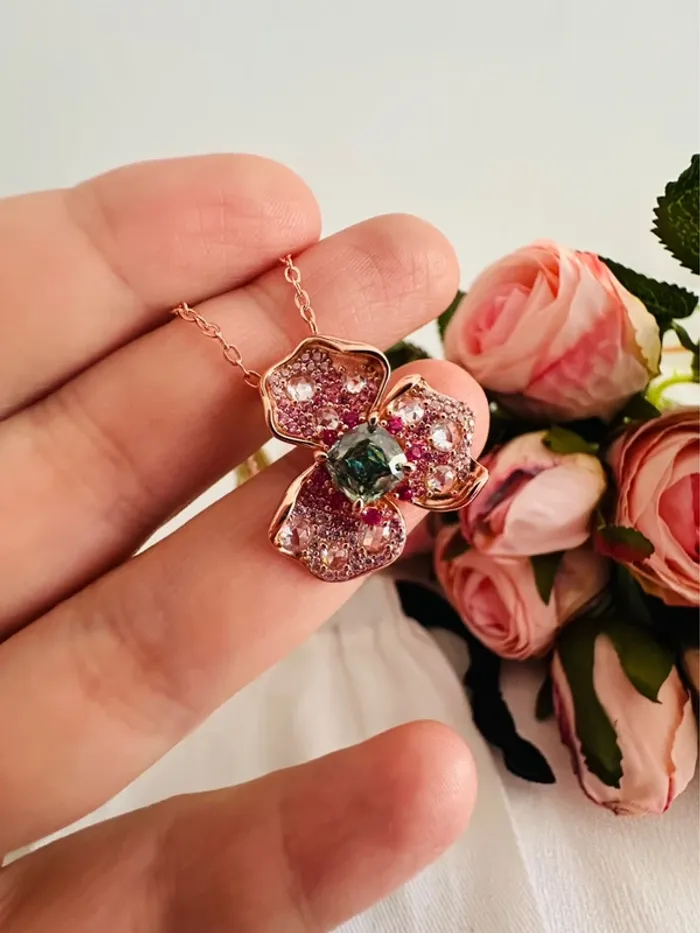 🌷Collier fleur cristal rose & vert – Élégance mystérieuse - photo numéro 2