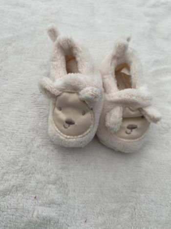 Chaussons neuf 17