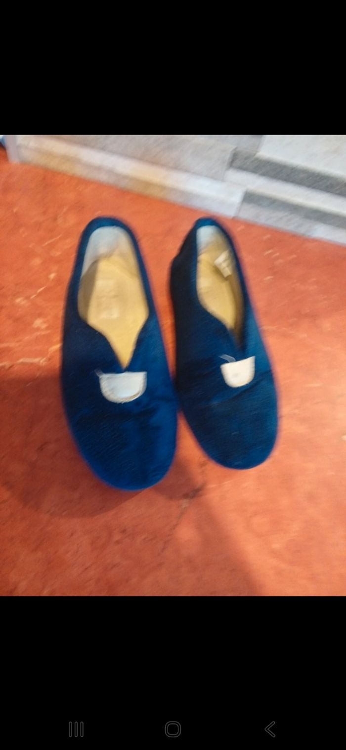 Pantoufles taille 35 - photo numéro 2