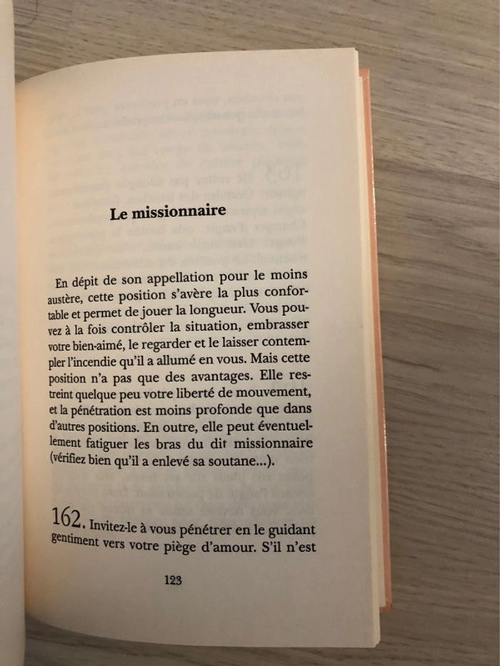 Livre: 203 façons de rendre fou un homme au lit TBE - photo numéro 4