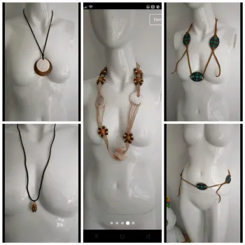 Lots de colliers 'ethniques' marrons (dont 2 avec nacres)