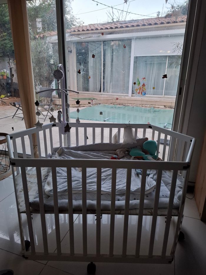 Parc en bois bébé et balancelle électrique bébé - photo numéro 4