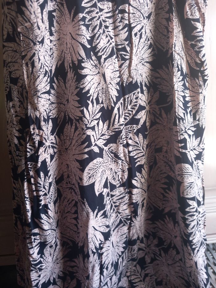 Robe courte avec motifs feuilles - photo numéro 8