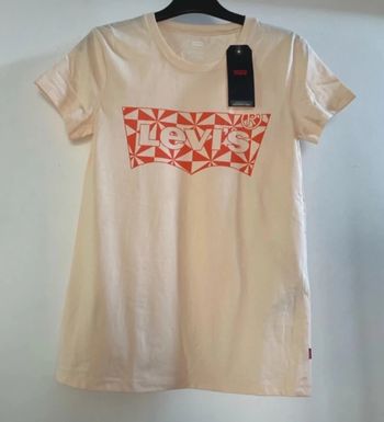 T-shirt de marque Levis, couleur abricot, taille XXs neuf Correspond plus à un XS