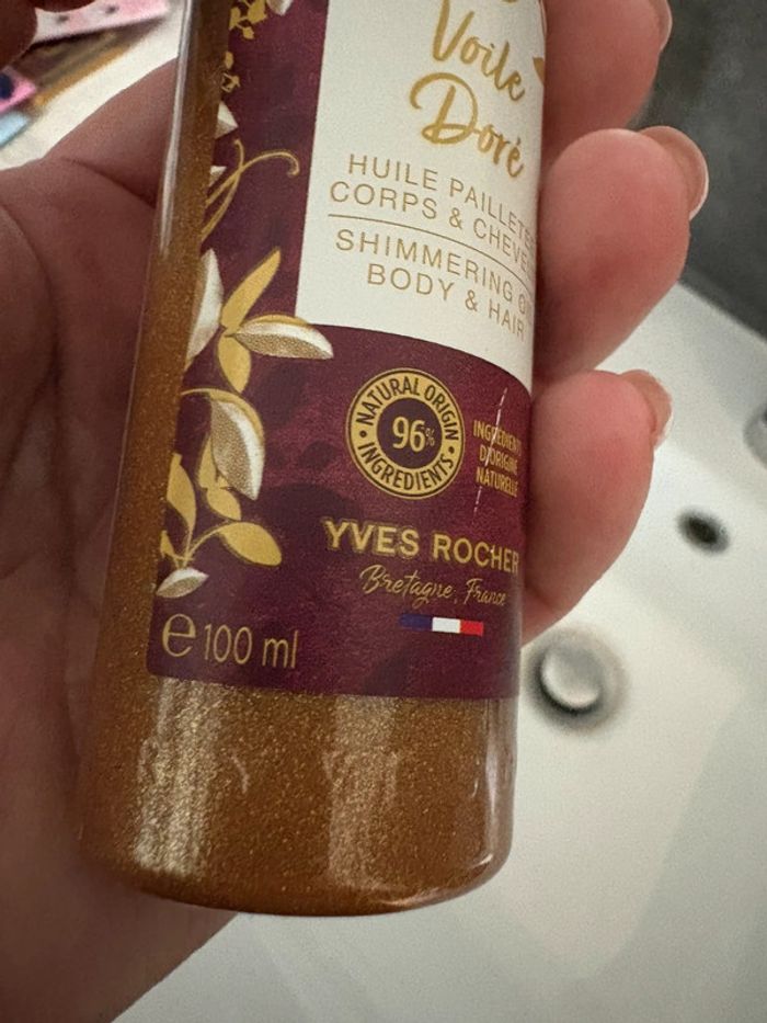 Huile Pailletée Corps & Cheveux Voile Doré Illumine et parfume délicatement votre peau Yves rocher - photo numéro 4