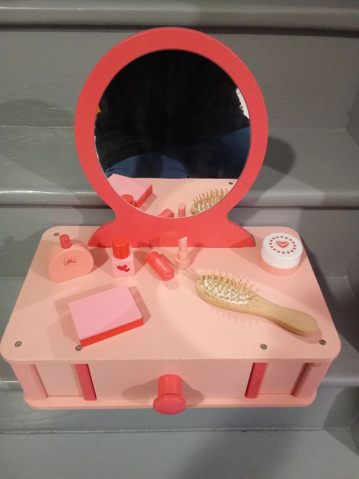 Coiffeuse en bois + accessoires 3 ans et + - photo numéro 2