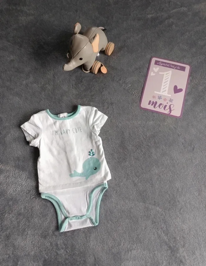 Bodies t-shirt taille 1 mois
