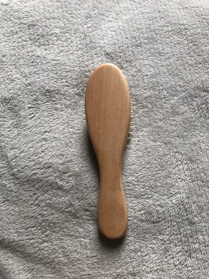 Brosse à cheveux - photo numéro 2