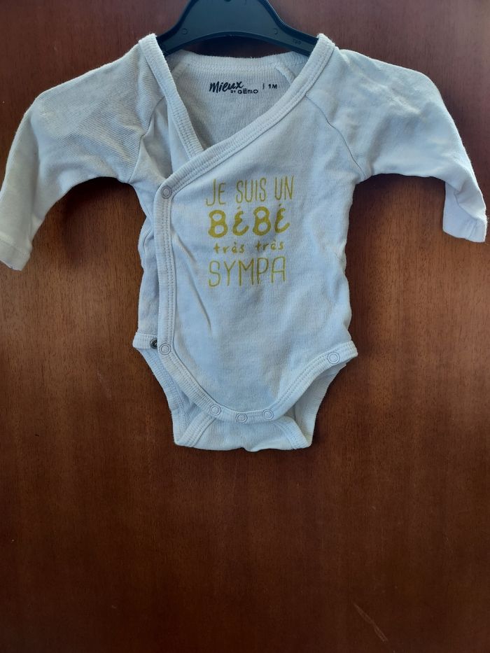 Lot bodies bébé 1 mois - photo numéro 3