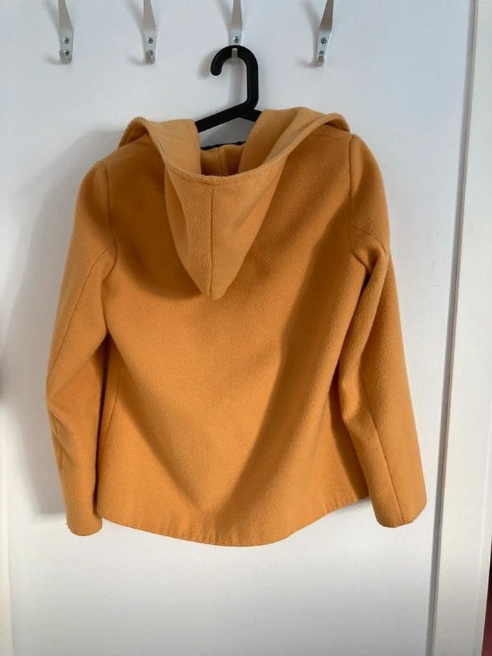 Trenca, manteau en tissu moutarde. - photo numéro 2