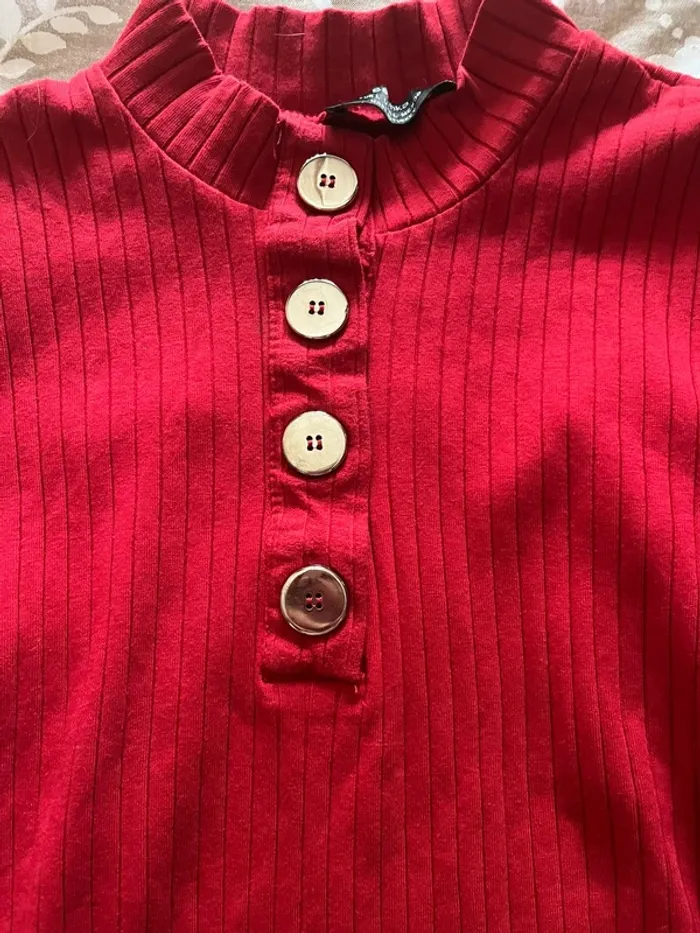 Top rouge bershka 3/4 - photo numéro 2