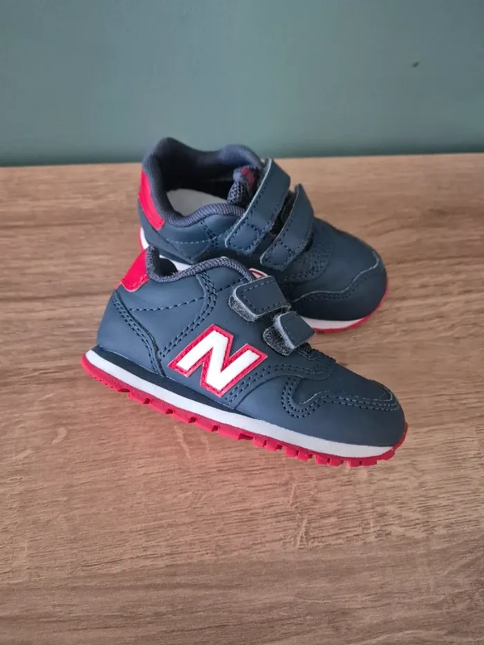 Baskets noir et rouge garçon new balance pointure 21