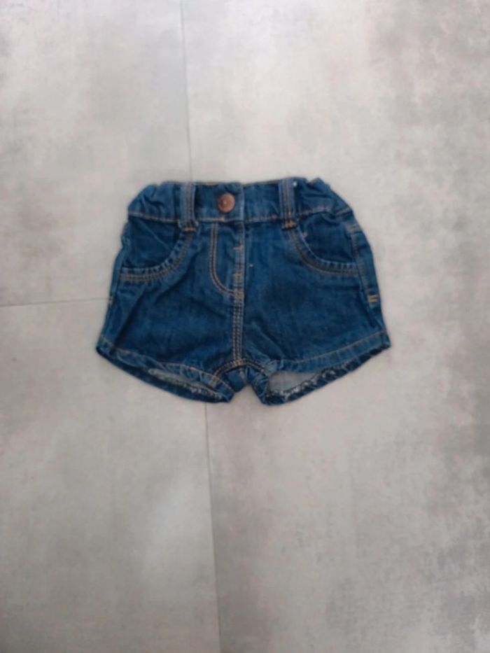 Short en jean 3 mois - photo numéro 2