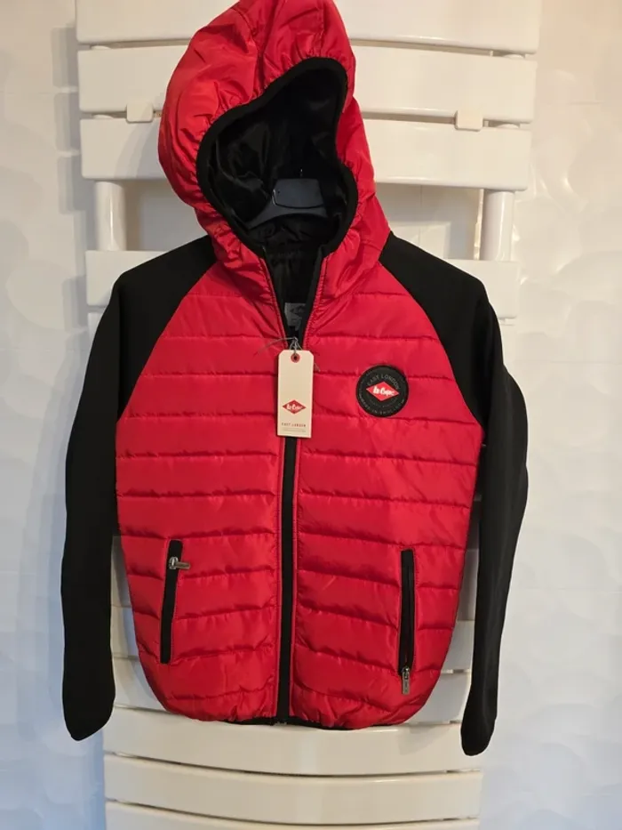veste rouge et noire Lee Cooper