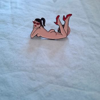 Pins pin-up coucou suzette