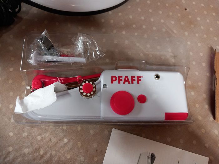 Machine à coudre - photo numéro 2