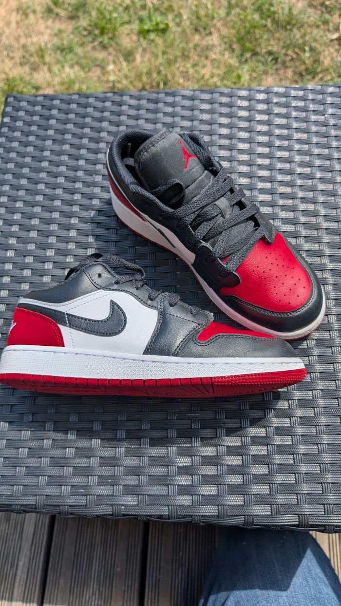 Air Jordan 1 Low Bred Toe Enfant GS taille 38.5 - photo numéro 2